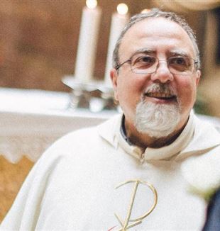 Le père Antonio "Anas" Anastasio (photo de Carlo Colombo).